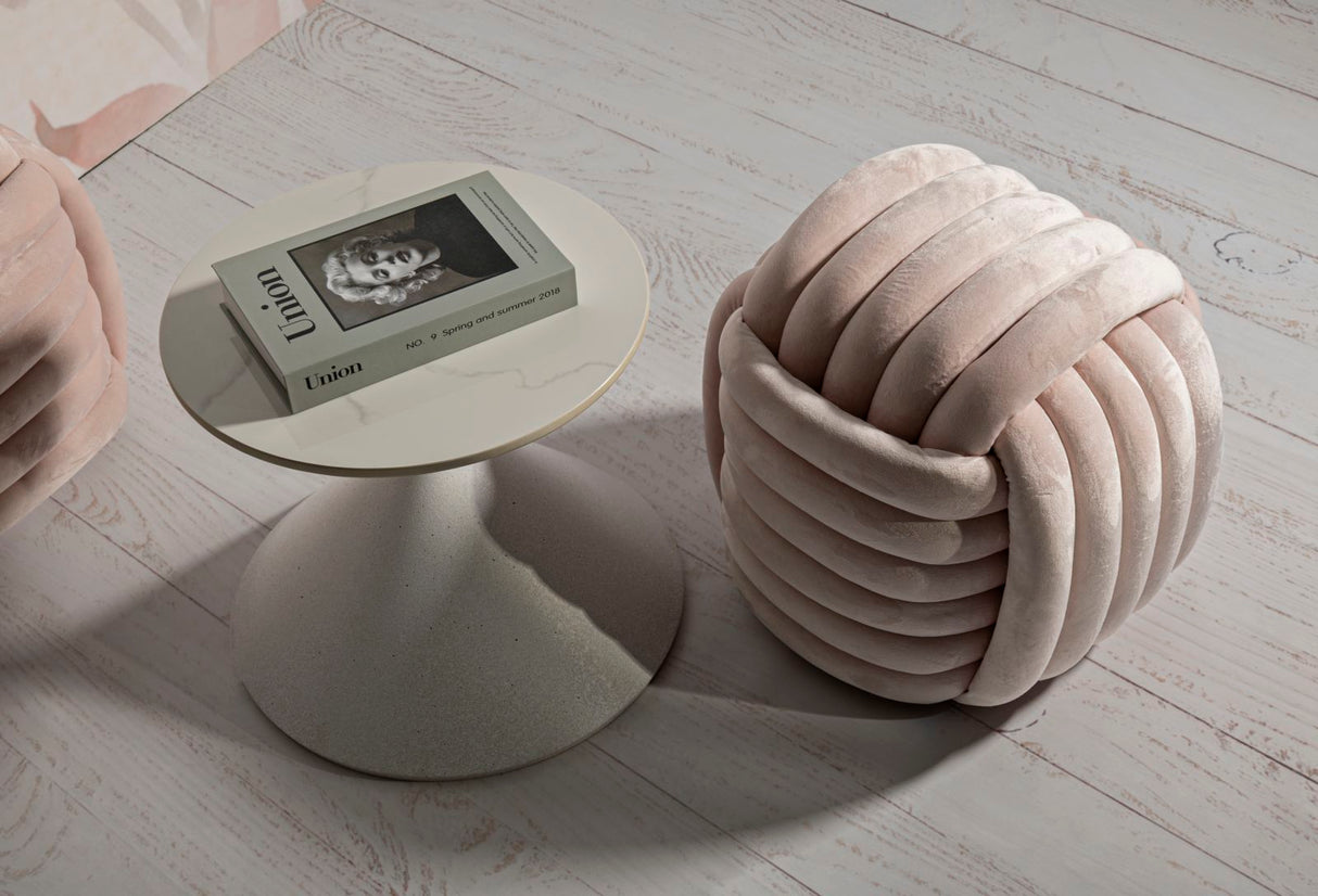 Pouf annodato in velluto crema SOFTY