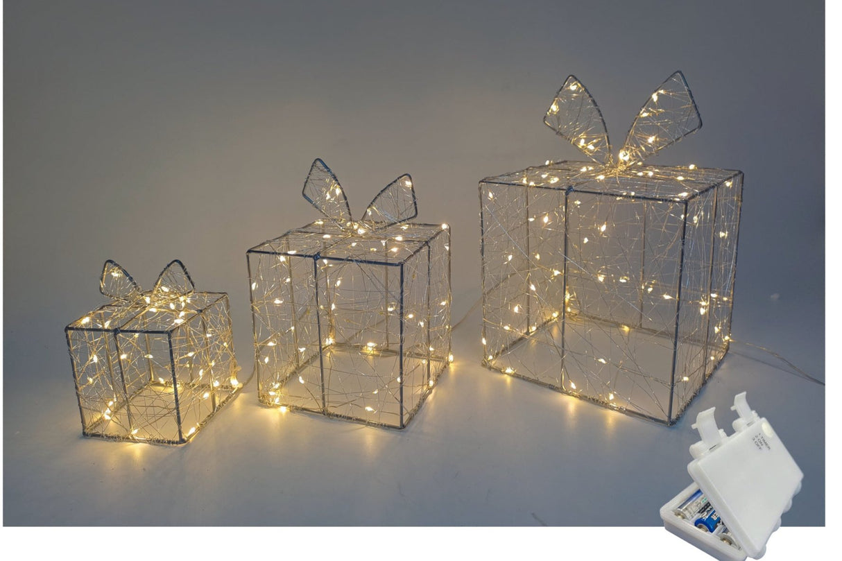Set 3 Pacchi regalo 3D con Microluci a Led bianco caldo, con box batterie e Timer, ogni pacco dispone del suo box batterie