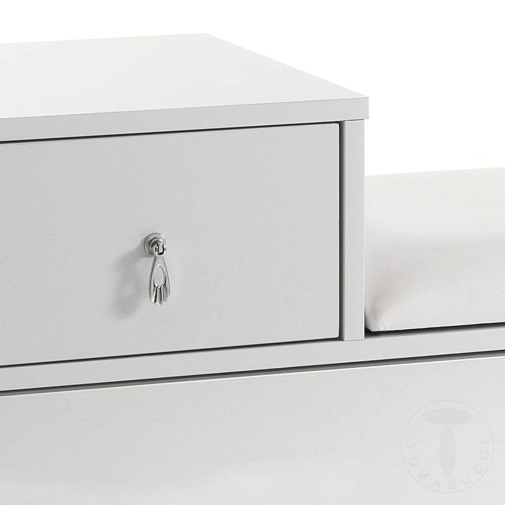 Scarpiera e panca due in un solo prodotto di colore Bianco