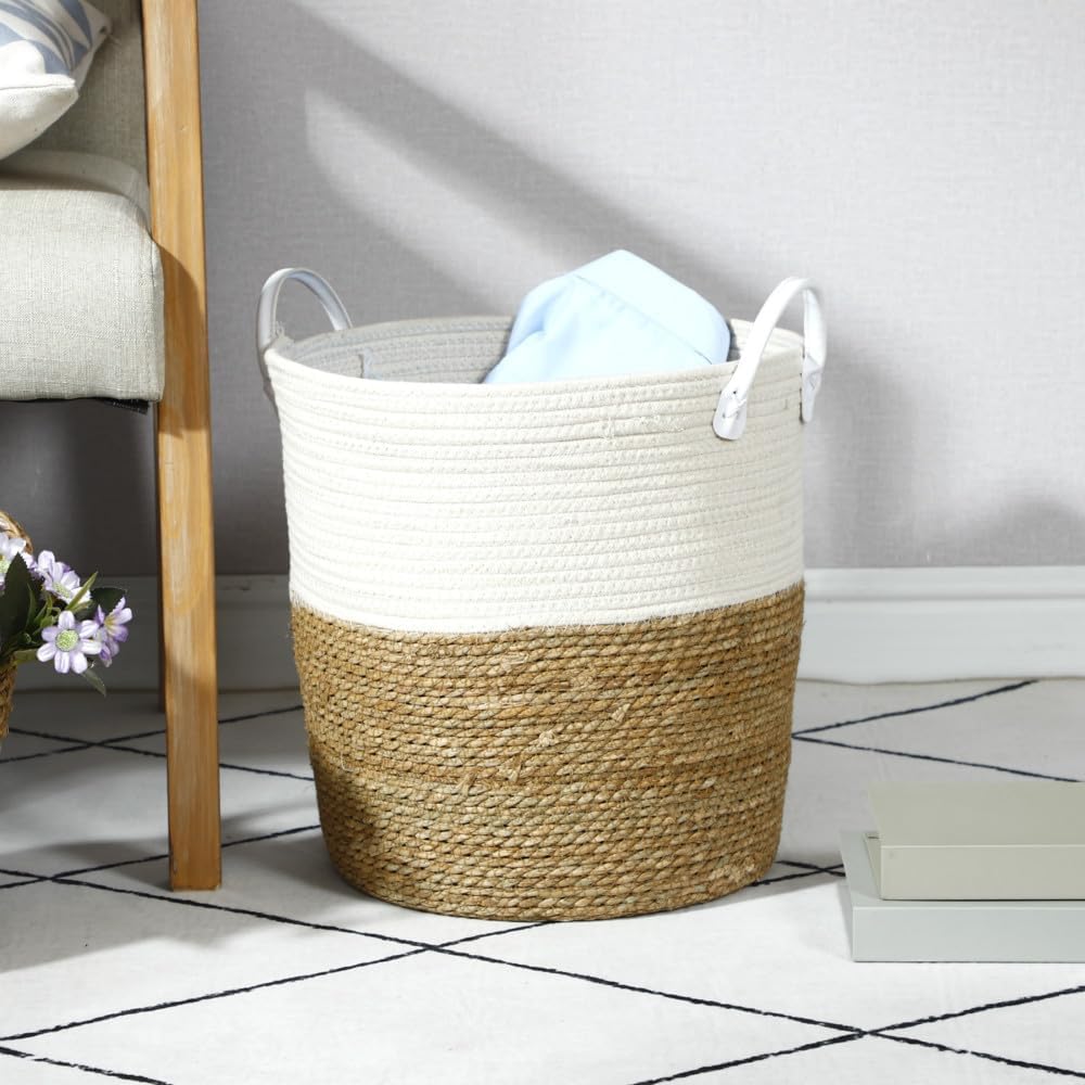 Set 3 Ceste conici in similpelle, paglia naturale e corda di cotone intrecciata colore bianco.