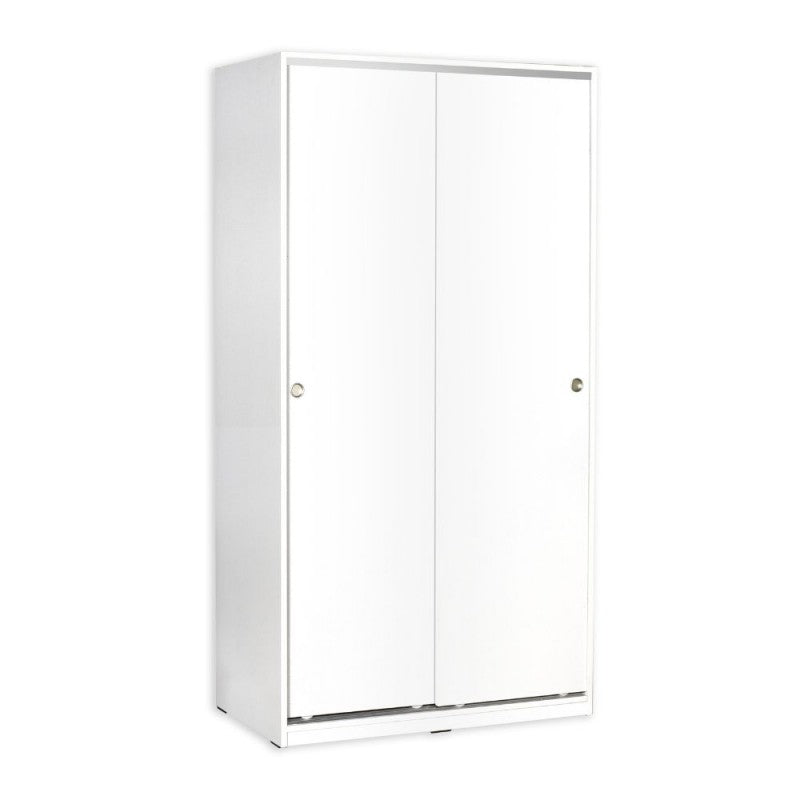 Armadio con ripiani di colore bianco e ante scorrevoli