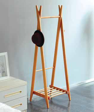 Stender in legno di Pino verniciato con finitura naturale, Misure 48.5x44x148 cm.