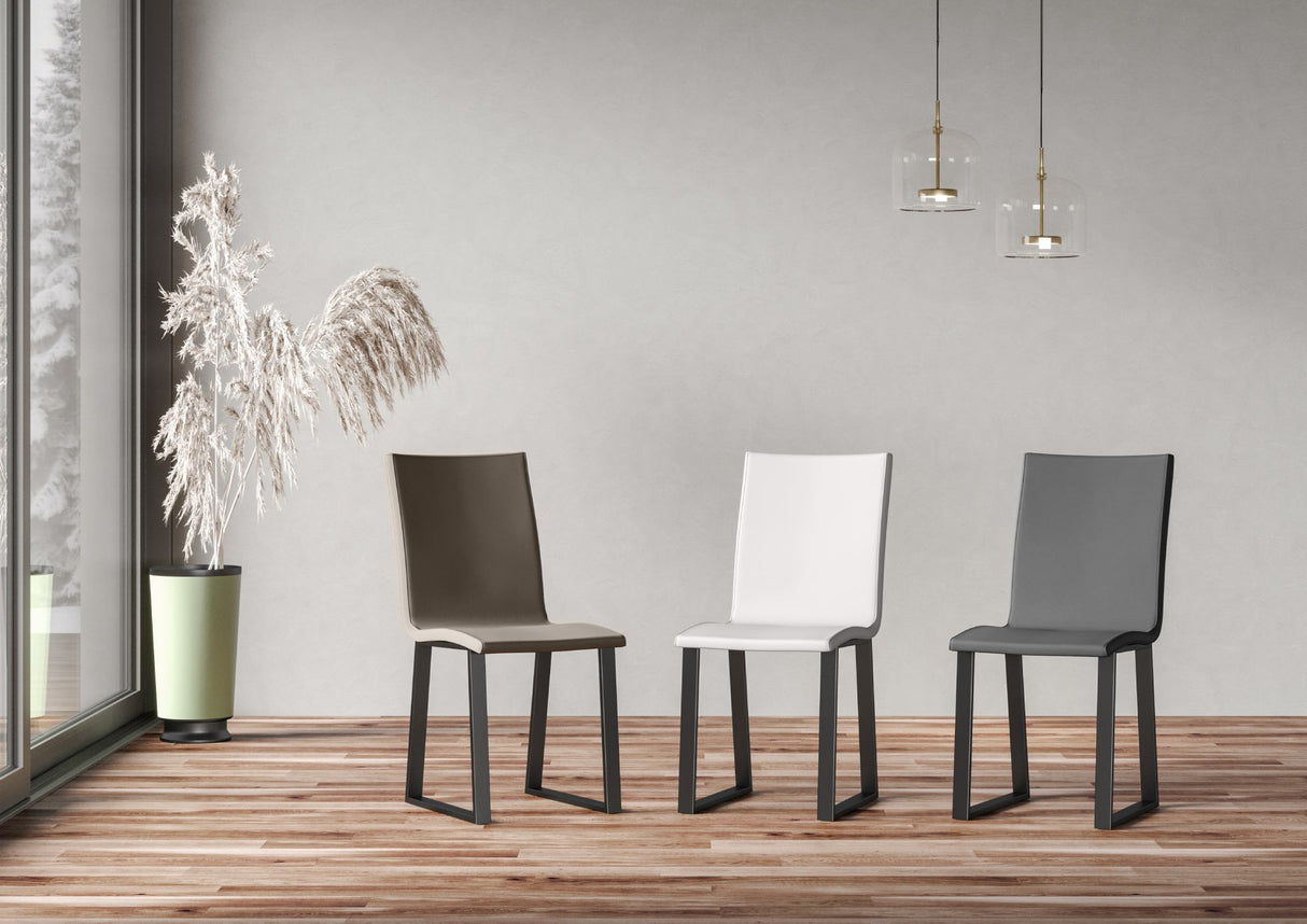 Sedia Baffy gambe Antracite tipo volantis con cuscino in Similpelle