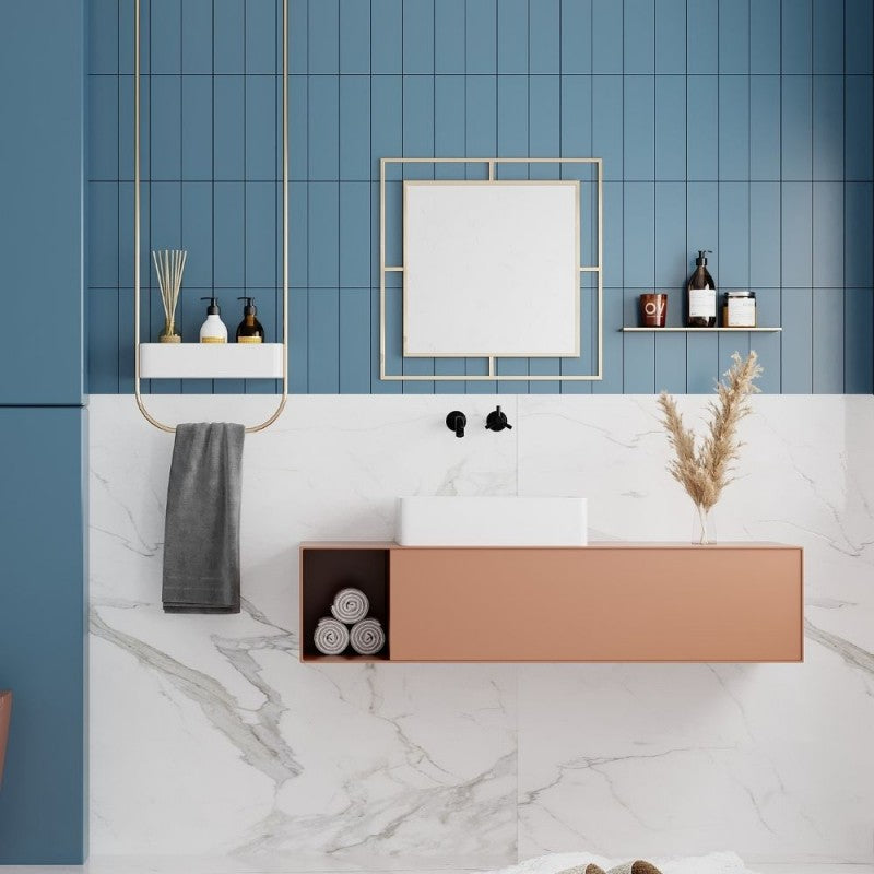 Specchio quadrato con doppia cornice in metallo